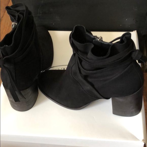 Steve Madden Boots - Picture 2 of 3